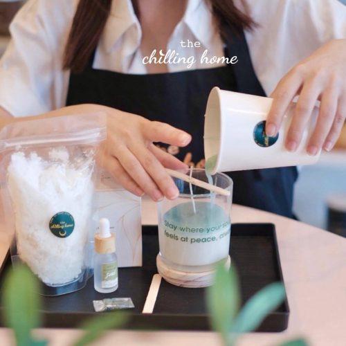 Pha tinh dầu thơm tự làm nến